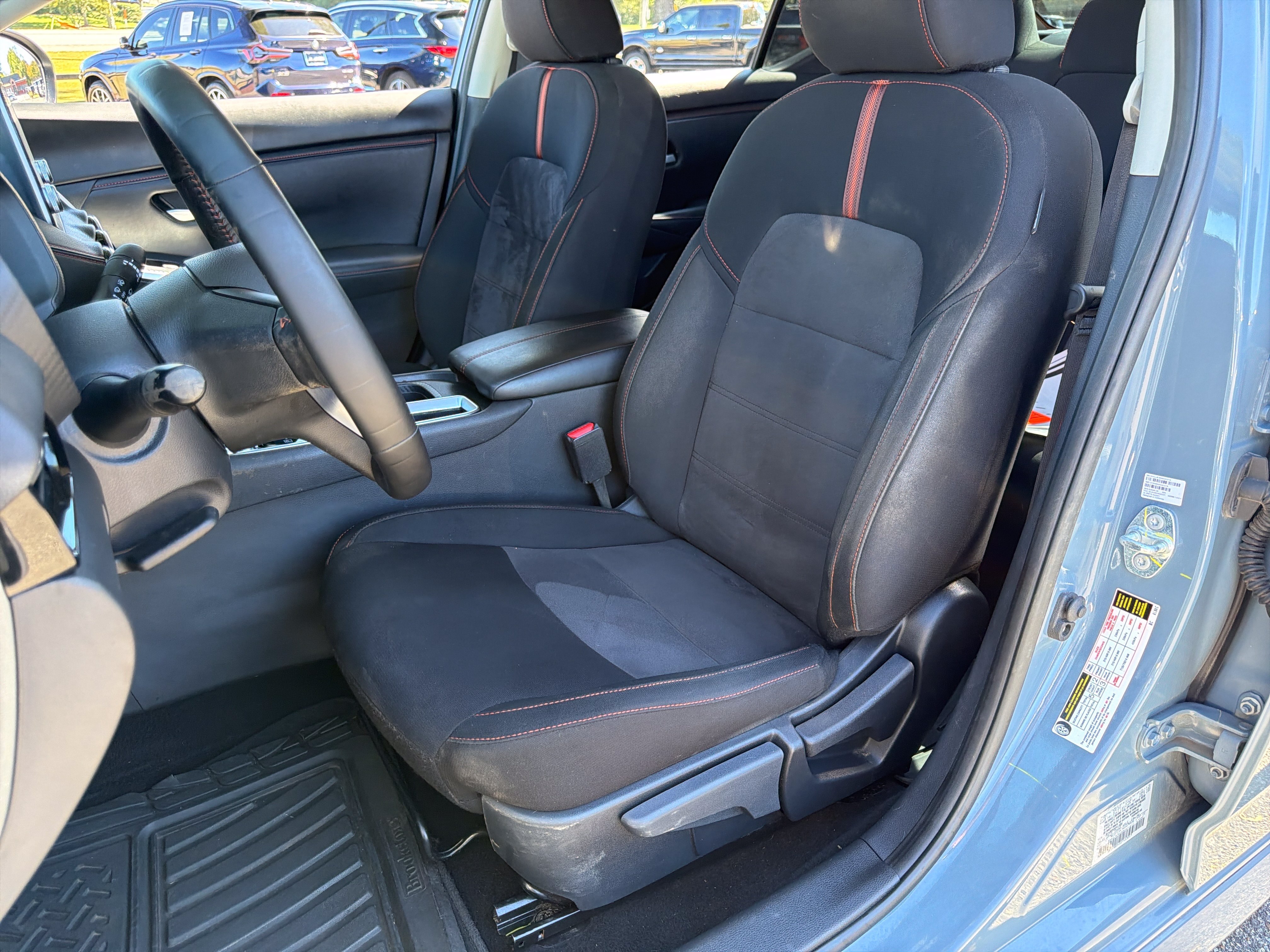 Used 2025 Nissan Sentra SR FWD image 24