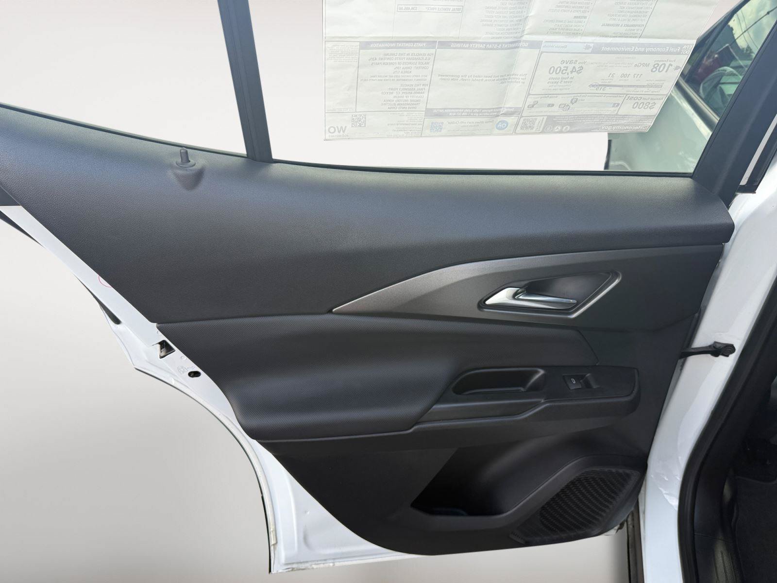 Used 2026 Chevrolet Equinox EV LT FWD image 18