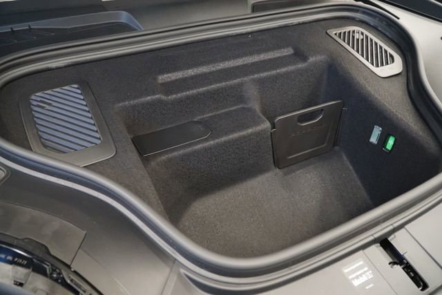 New 2026 Porsche Macan 4 Electric AWD/4WD image 14