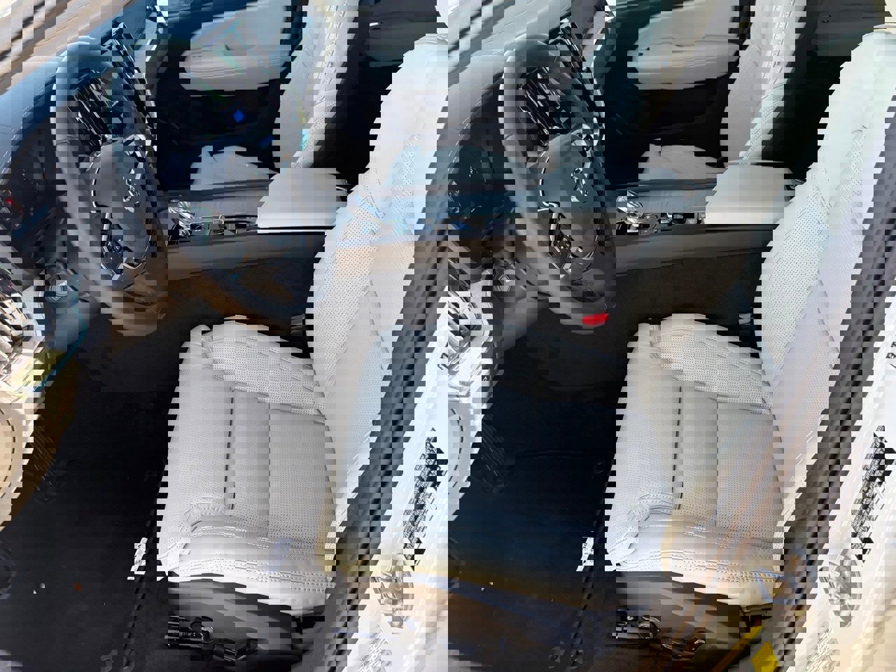 New 2026 Volvo V60 B5 Cross Country Ultra w/ Protection Package Premier image 18