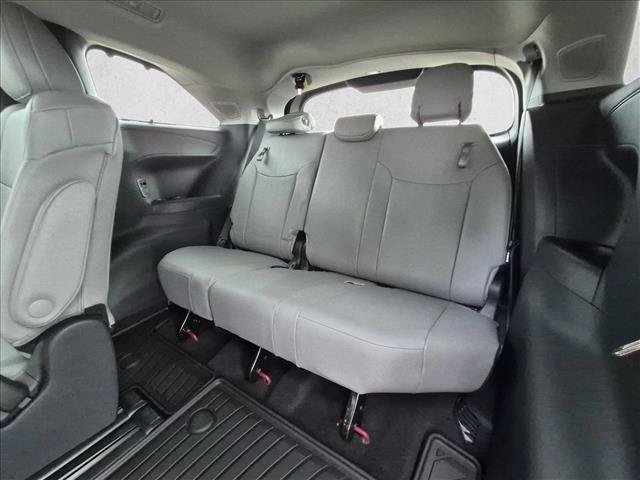 New 2026 Toyota Sienna XLE FWD image 18