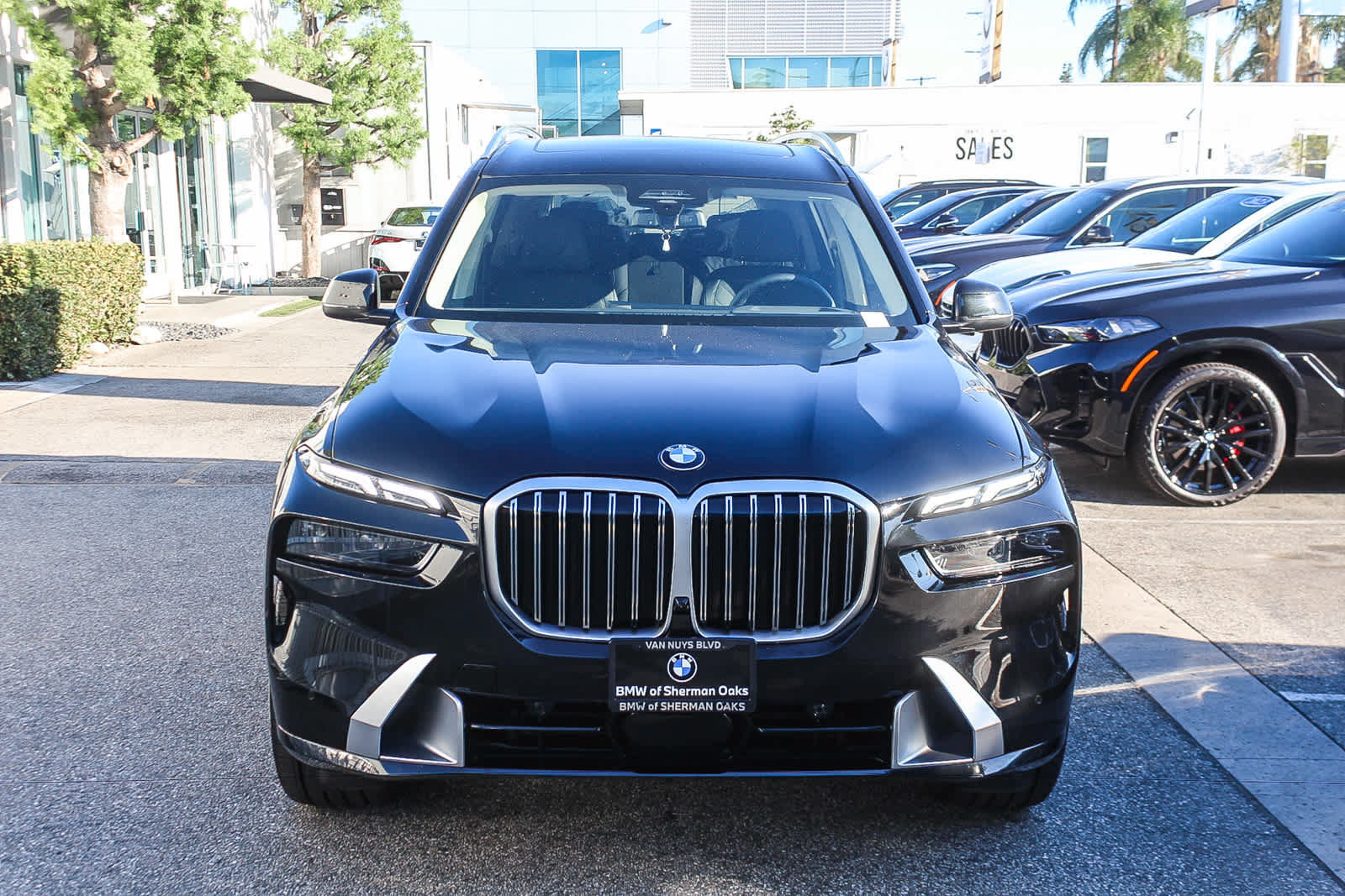 Used 2027 BMW X7 xDrive40i AWD/4WD image 3