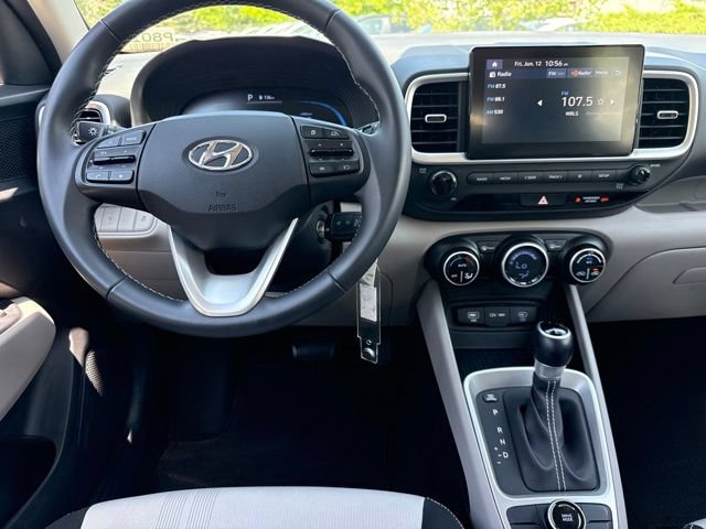 Used 2023 Hyundai Venue SEL FWD image 22