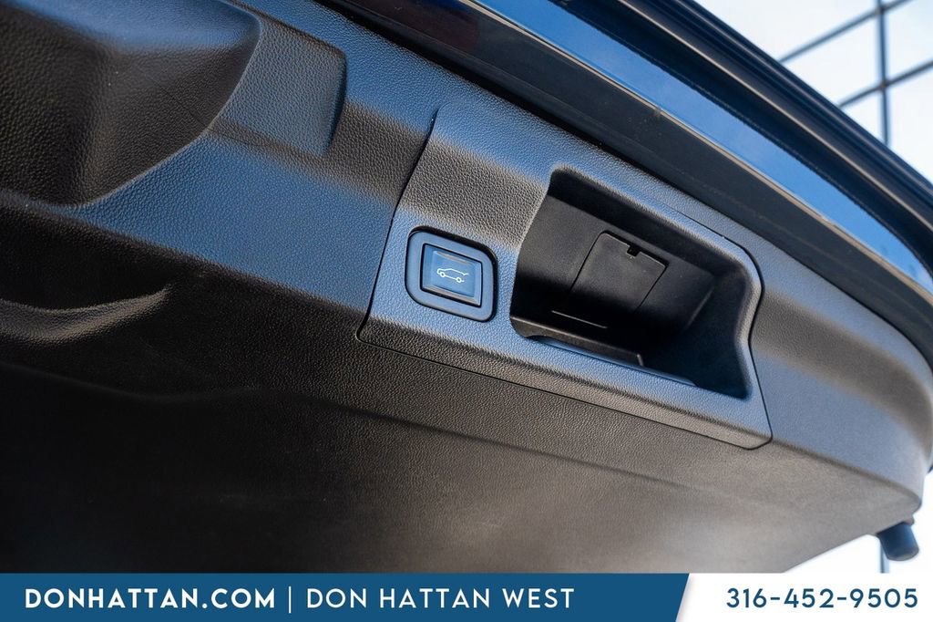 Used 2021 GMC Acadia SLT AWD/4WD image 32