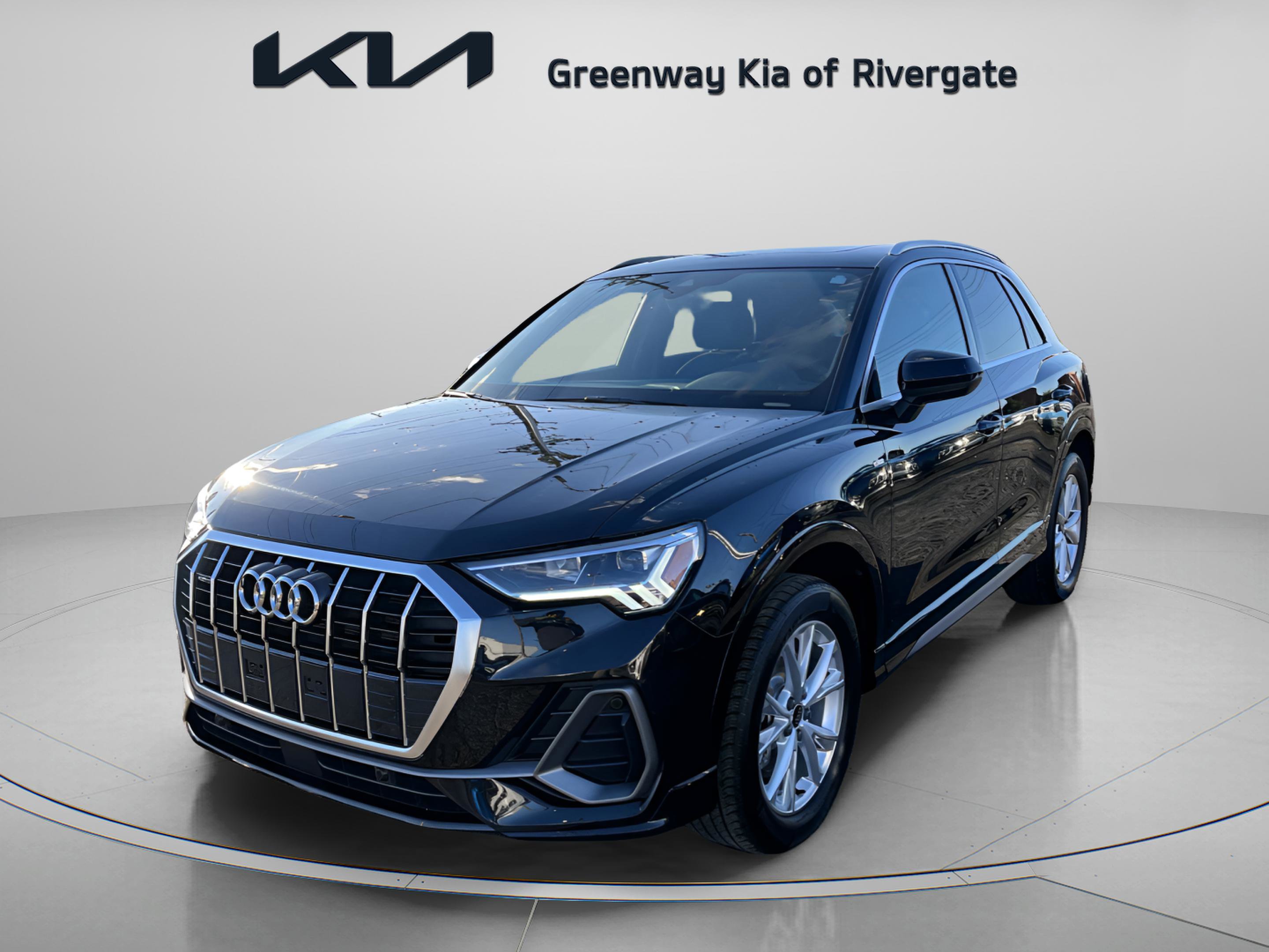 Used 2025 Audi Q3 2.0T Premium image 3