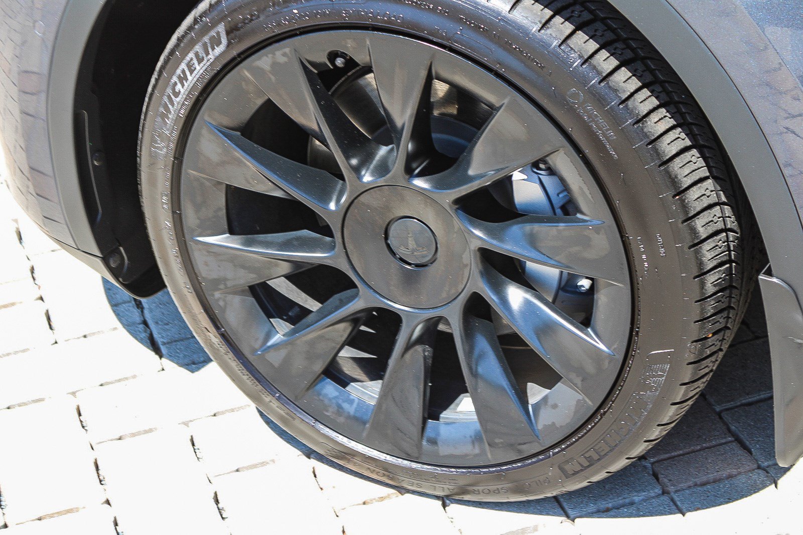 Used 2021 Tesla Model Y Long Range AWD/4WD image 13