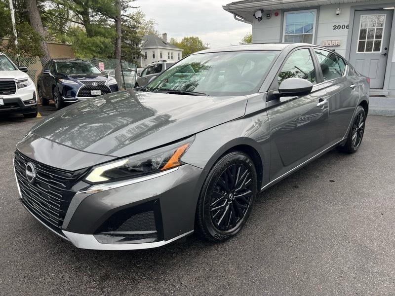 Used 2025 Nissan Altima 2.5 SV w/ SV Special Edition Package FWD image 3