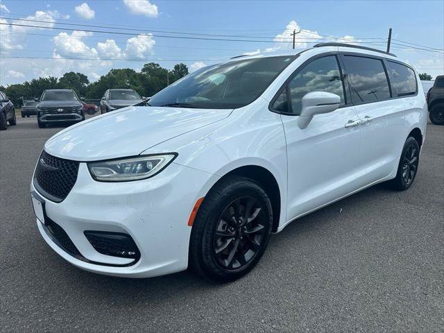 Used 2021 Chrysler Pacifica Touring-L w/ S Appearance Package AWD/4WD image 1