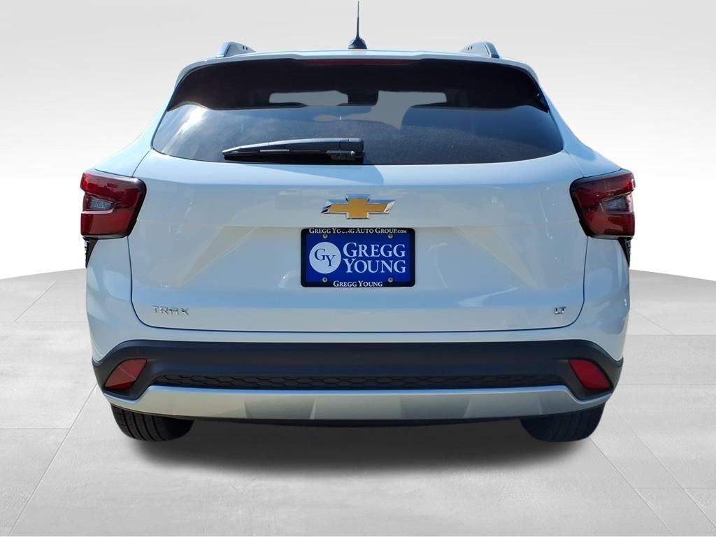 New 2025 Chevrolet Trax LT w/ Driver Confidence Package image 5