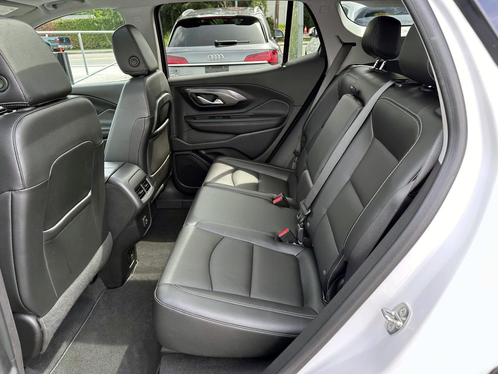 Used 2024 GMC Terrain SLT w/ Infotainment Package II AWD/4WD image 14