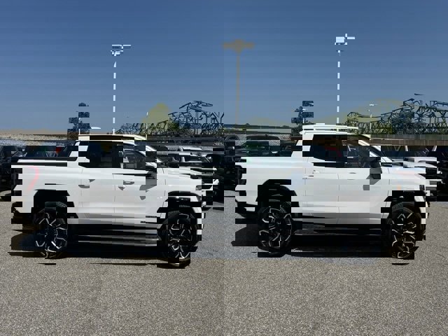 New 2025 GMC Sierra EV Denali image 6