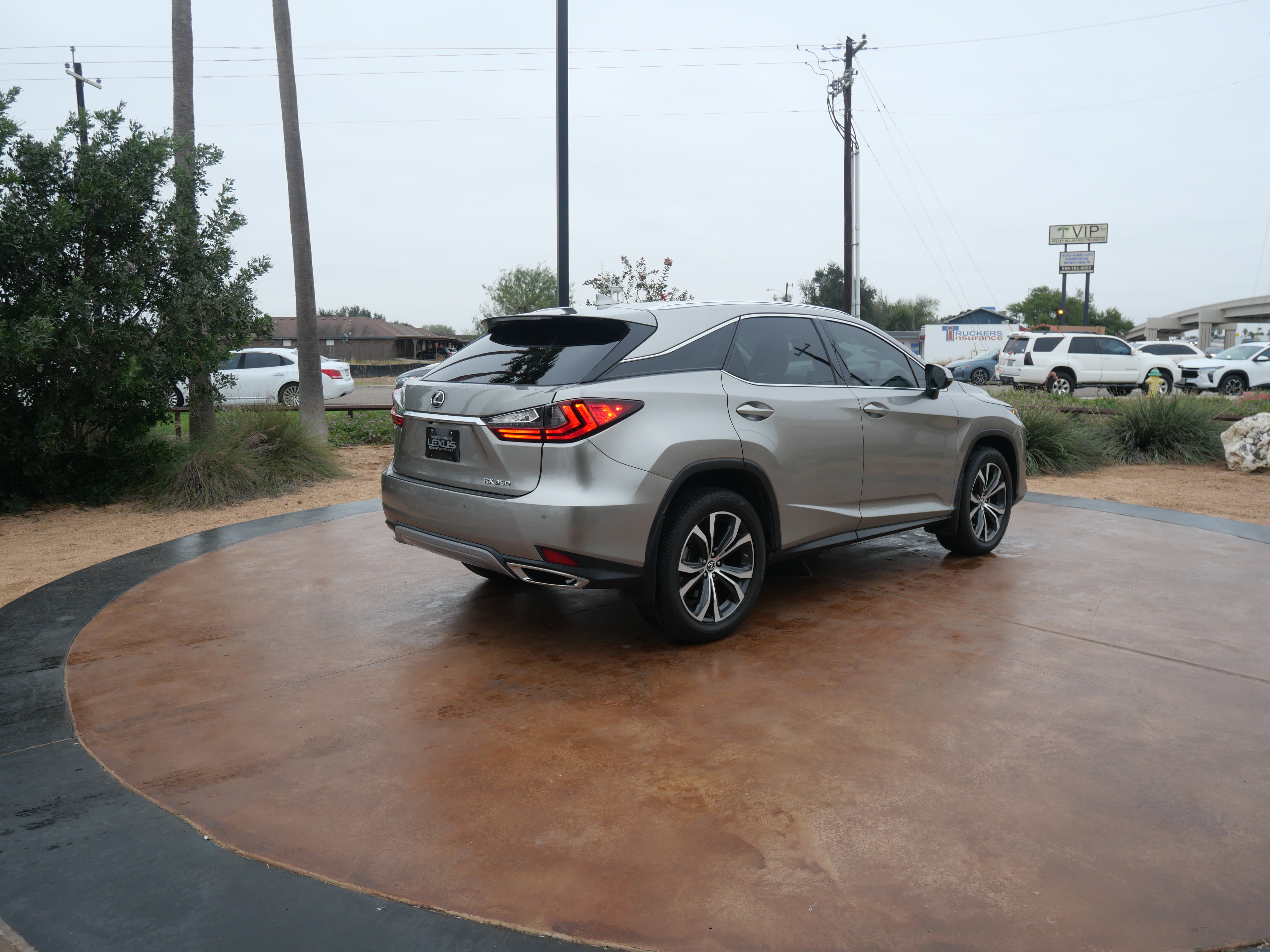 Certified 2022 Lexus RX 350 FWD w/ Premium Package image 2