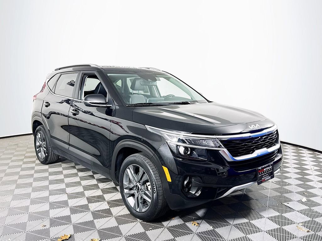 Used 2023 Kia Seltos S w/ Navigation Package