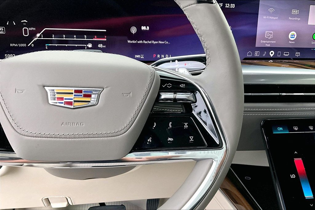 Used 2026 Cadillac Escalade Platinum Sport w/ LPO, Floor Liner Package AWD/4WD image 24