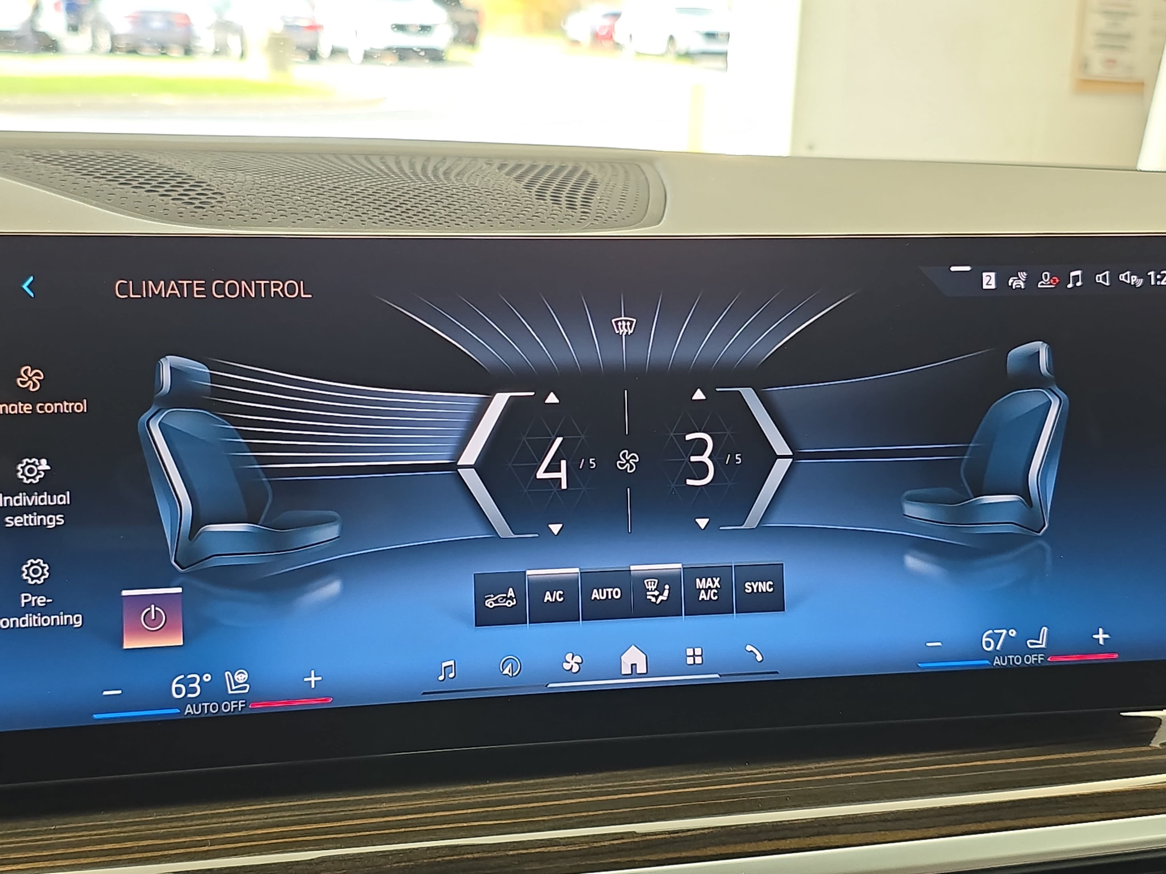 Used 2024 BMW X7 xDrive40i w/ M Sport Package AWD/4WD image 25