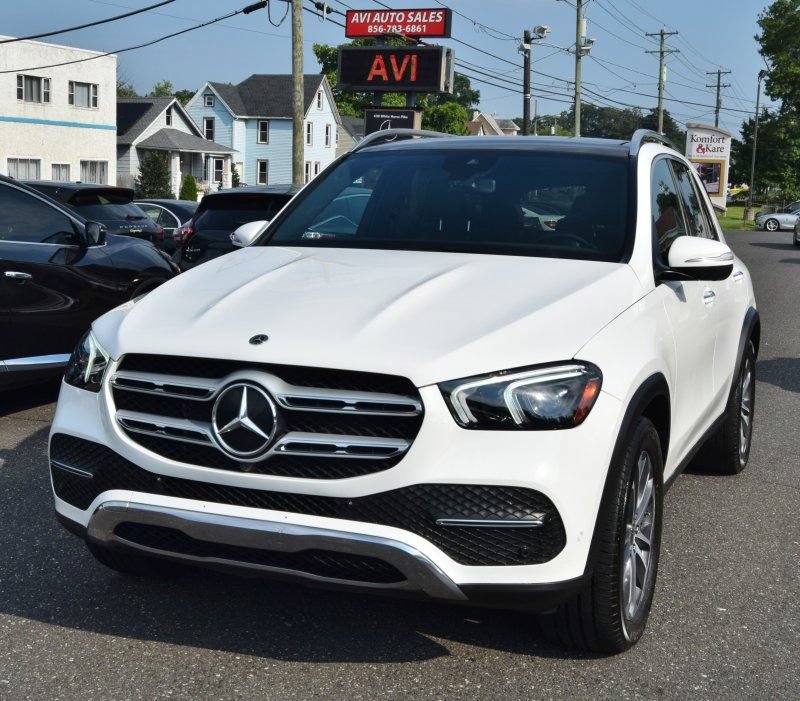 Used 2021 Mercedes-Benz GLE 350 4MATIC w/ Premium Package image 2