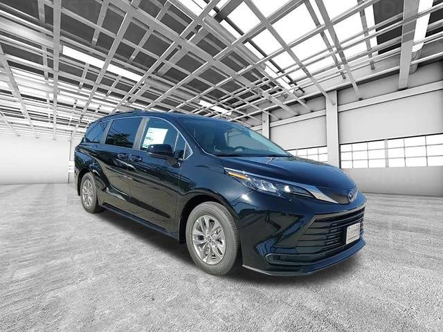 New 2025 Toyota Sienna LE