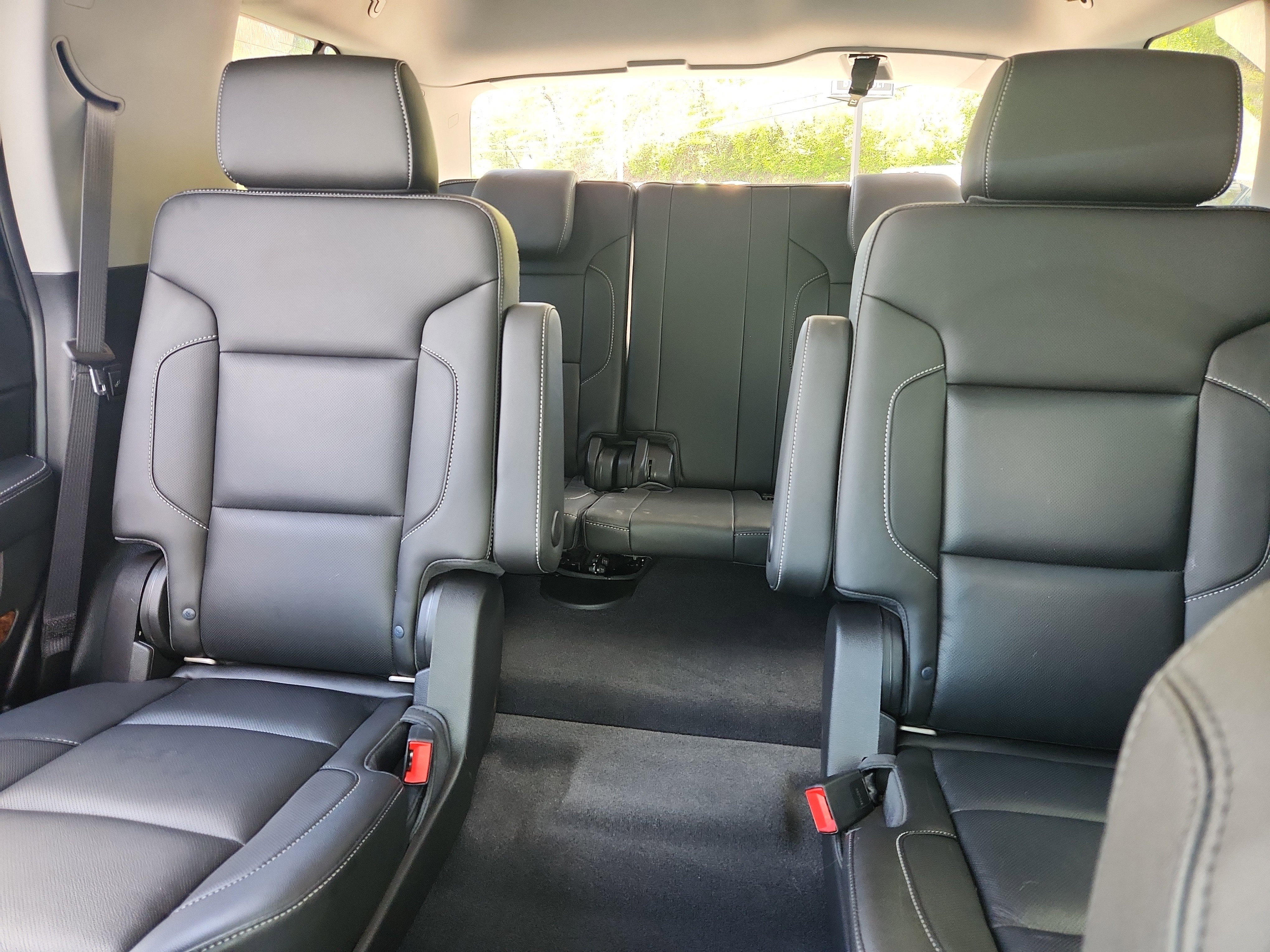 Used 2019 Chevrolet Tahoe Premier AWD/4WD image 36