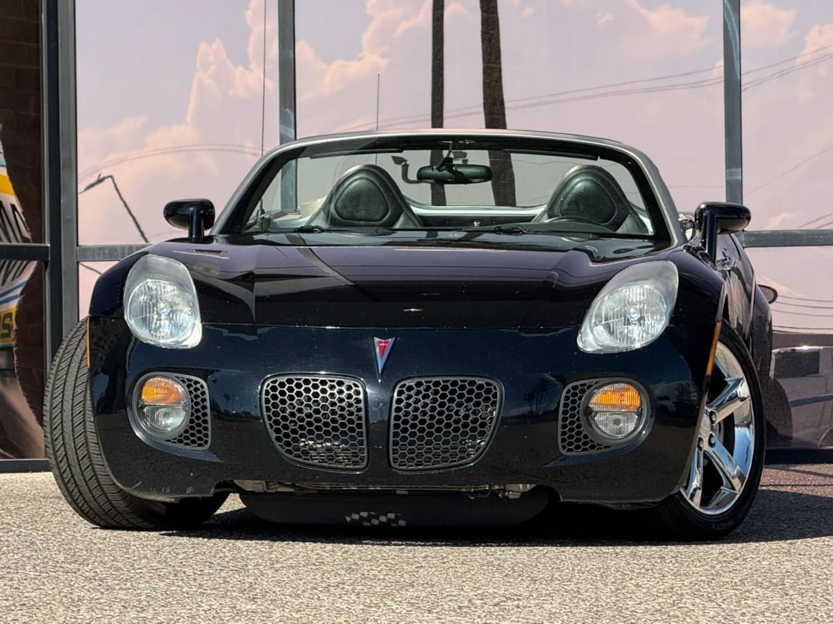 Used 2007 Pontiac Solstice GXP w/ Premium Package RWD image 4