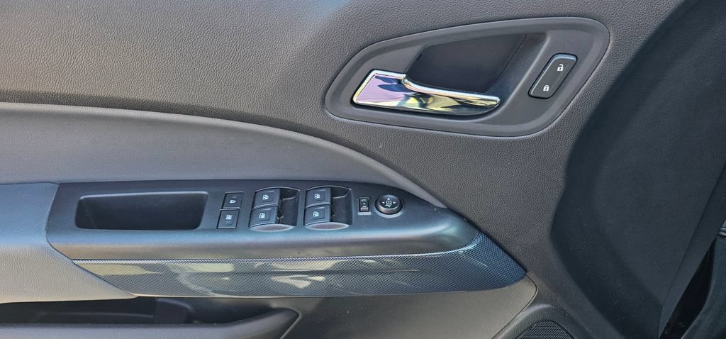 Used 2019 Chevrolet Colorado Z71 AWD/4WD image 12