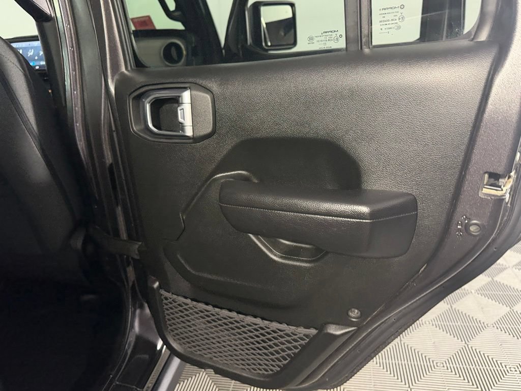 Used 2024 Jeep Wrangler Unlimited AWD/4WD image 51