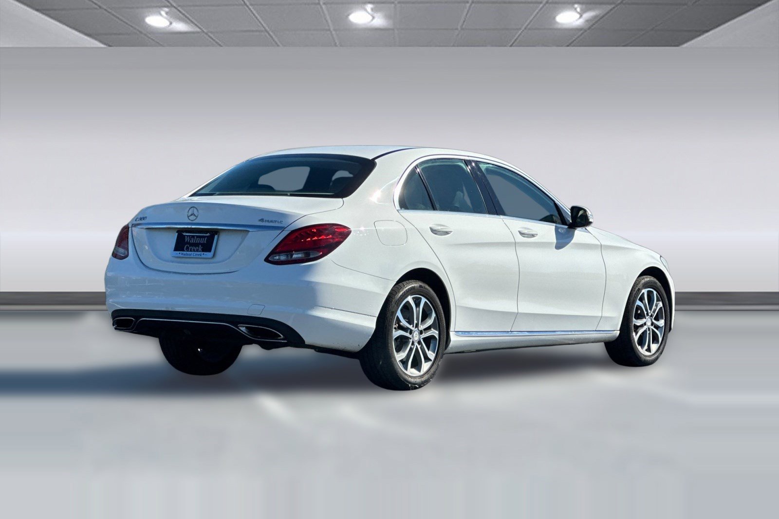 Used 2015 Mercedes-Benz C 300 4MATIC Sedan image 9