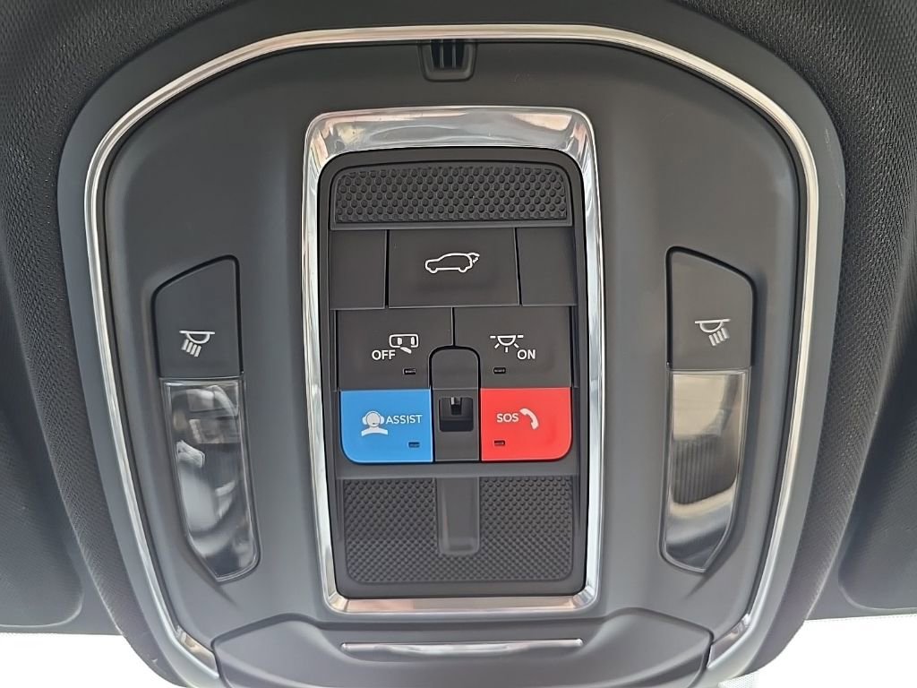 Used 2024 Jeep Grand Cherokee Limited AWD/4WD image 47