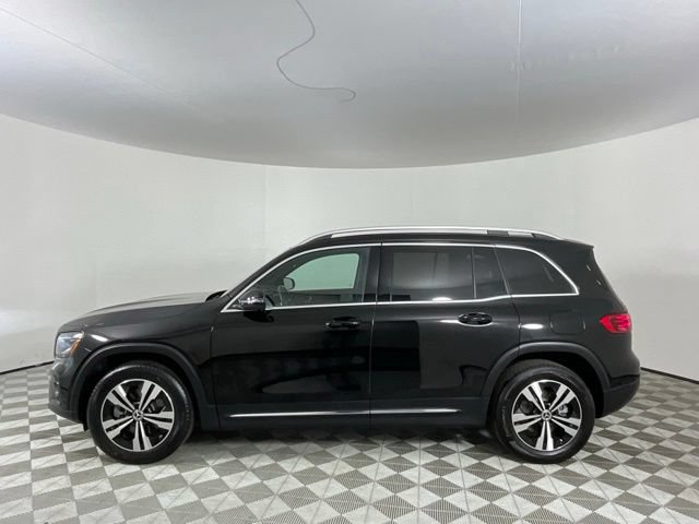 Used 2025 Mercedes-Benz GLB 250 image 8