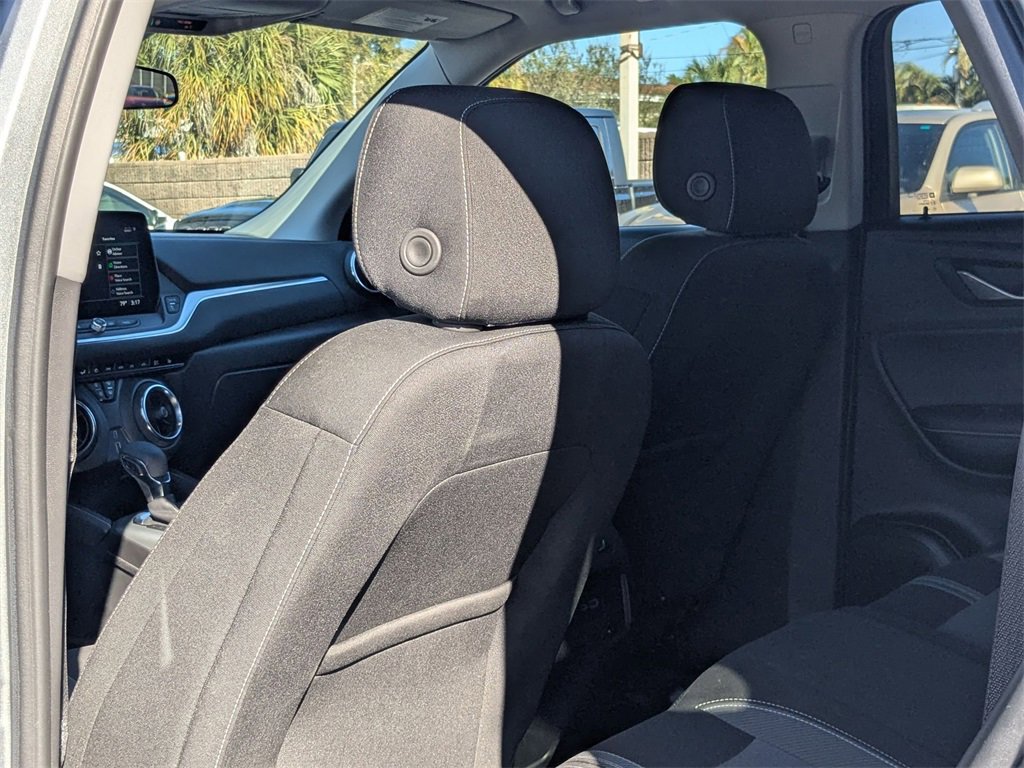 Used 2025 Chevrolet Blazer LT image 21