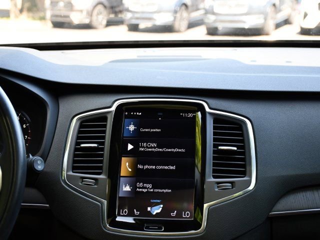 Used 2020 Volvo XC90 T6 Momentum w/ Protection Package Premier AWD/4WD image 19