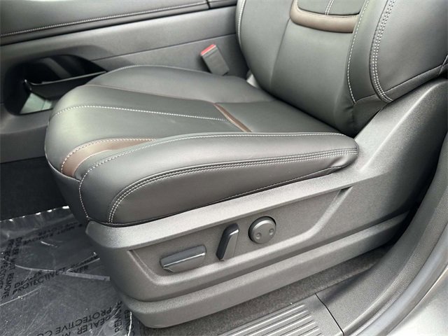 New 2025 Nissan Armada SL w/ Convenience Package image 15