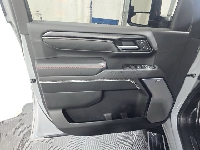 Used 2025 GMC Sierra 2500 AT4X AWD/4WD image 13