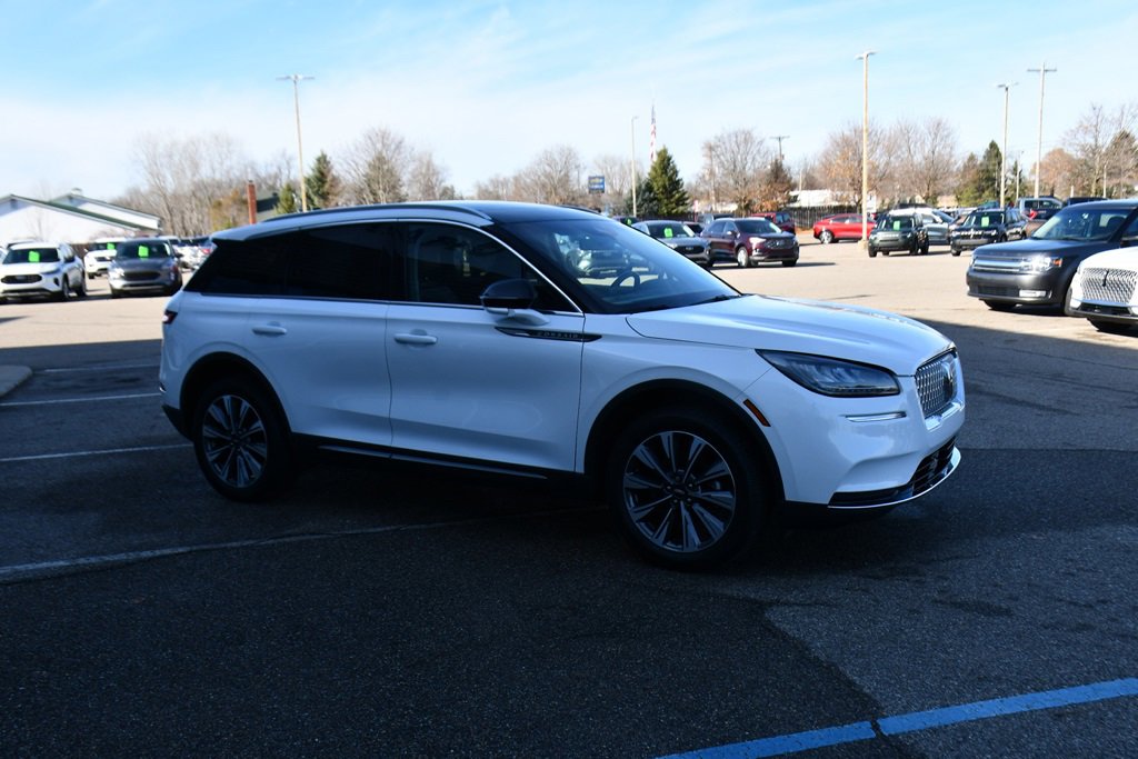 Used 2022 Lincoln Corsair Reserve w/ Elements Package image 8