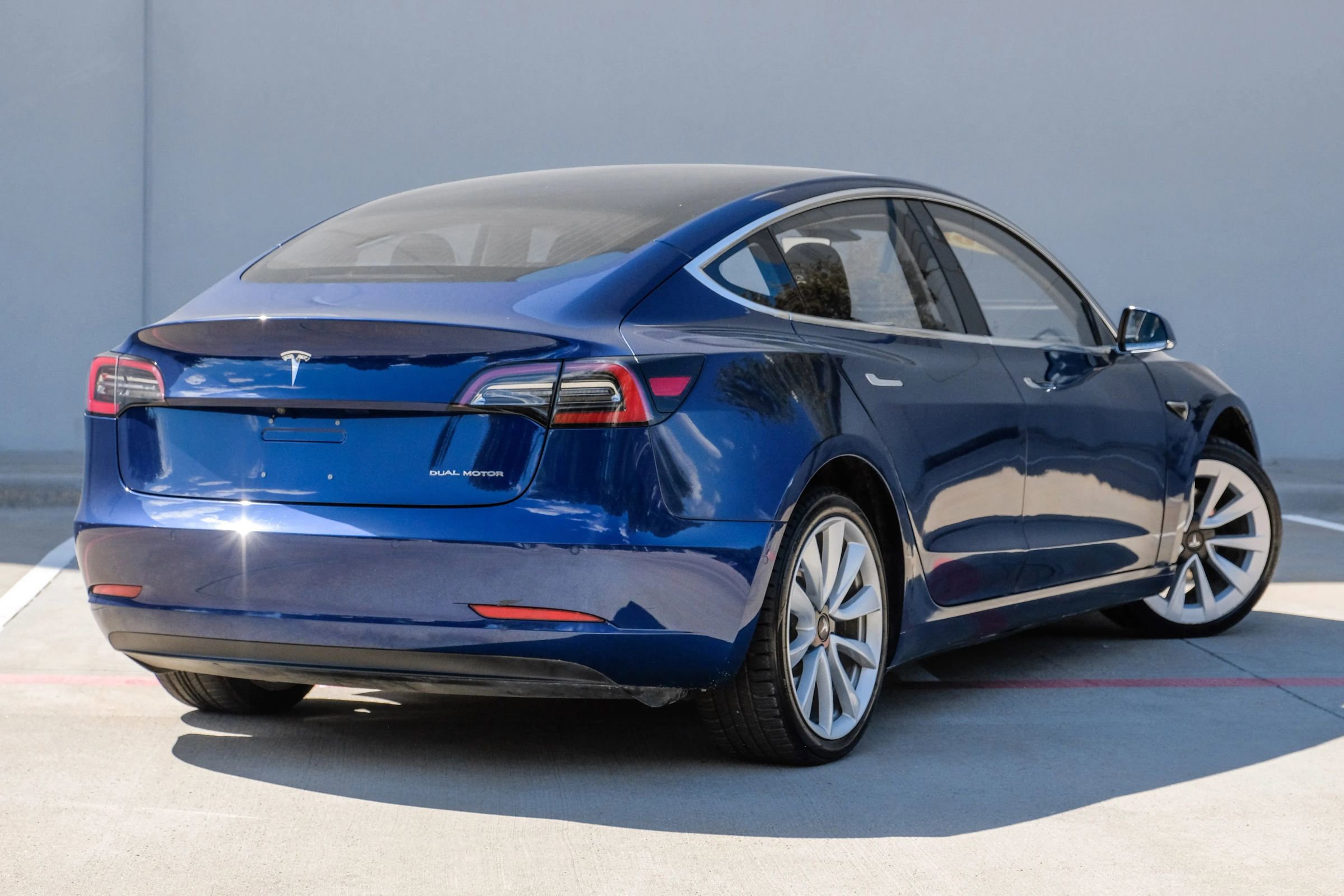 Used 2018 Tesla Model 3 Long Range image 2