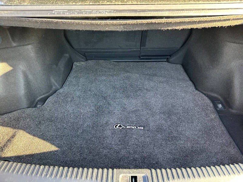 Used 2019 Lexus IS 300 w/ Accessory Package RWD image 21