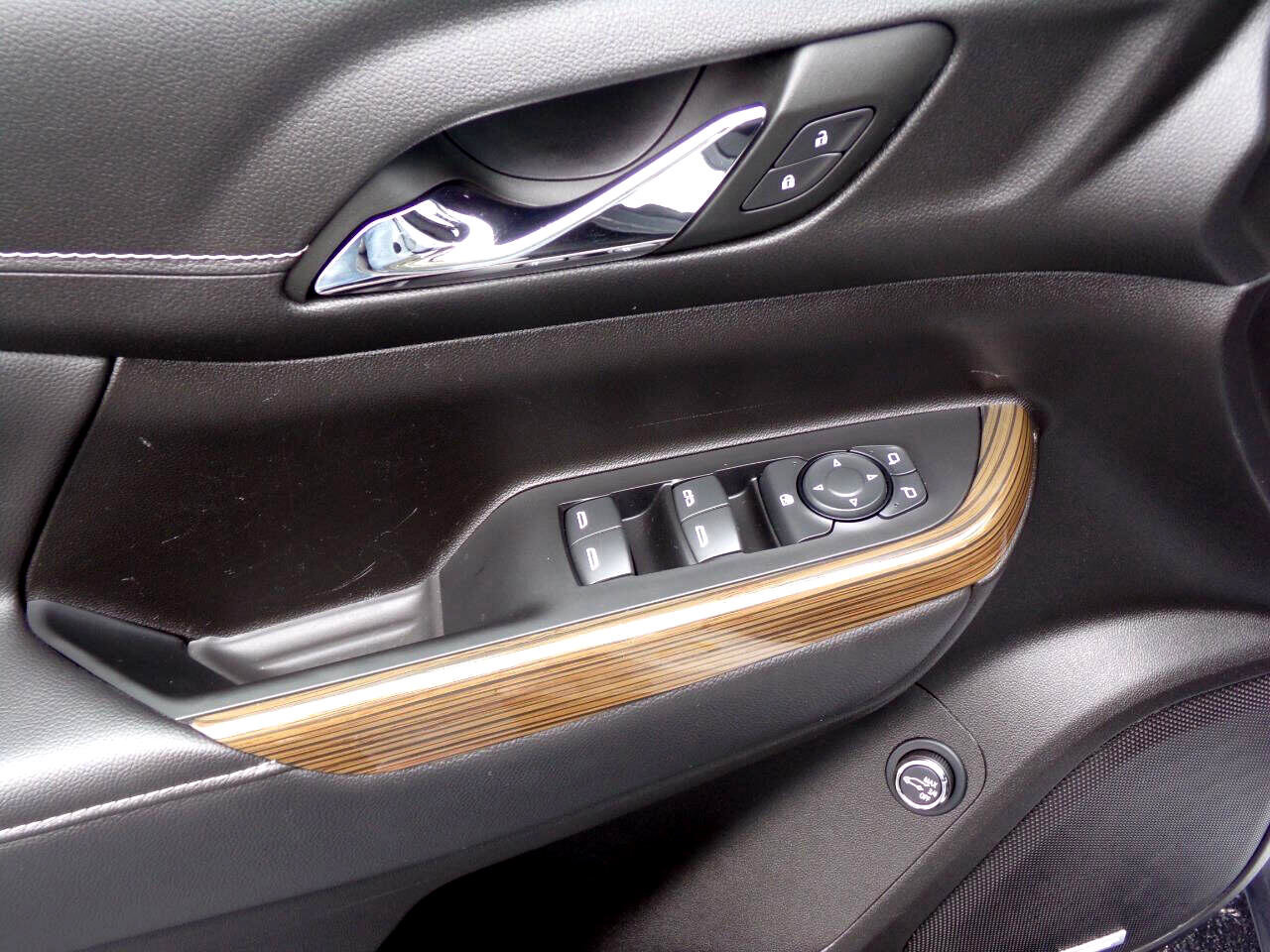 Used 2023 GMC Acadia SLE w/ Driver Convenience Package image 39