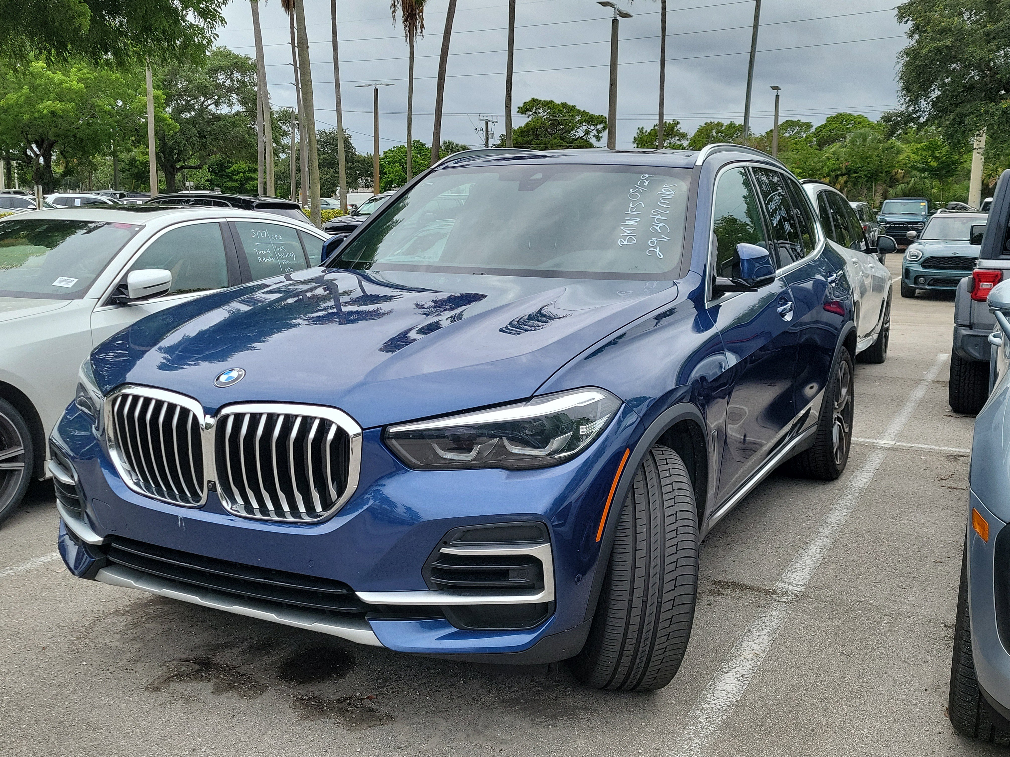 Used 2023 BMW X5 xDrive40i w/ Premium Package AWD/4WD image 3