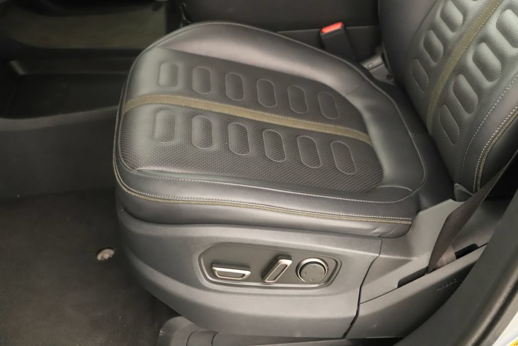 Used 2023 Rivian R1T Adventure AWD/4WD image 23