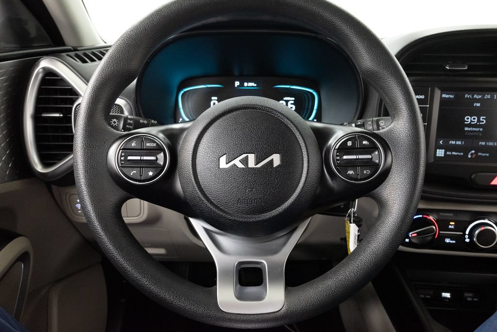 Certified 2025 Kia Soul LX w/ LX Technology Package FWD image 12