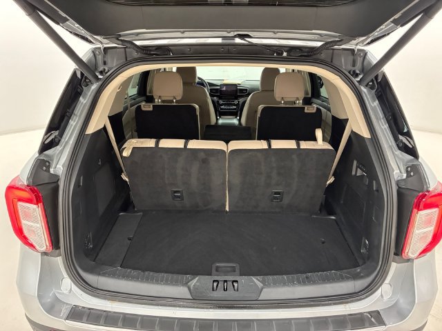 Used 2023 Ford Explorer Limited w/ Equipment Group 301A AWD/4WD image 17