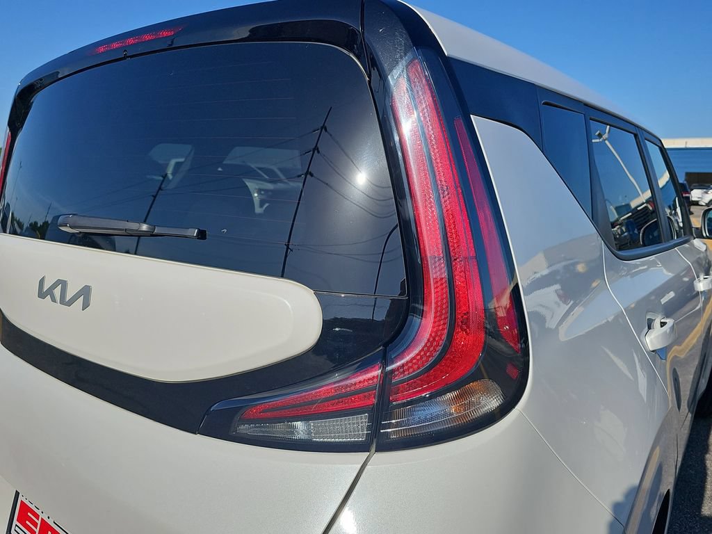 Used 2024 Kia Soul LX w/ Option Group 015 FWD image 33