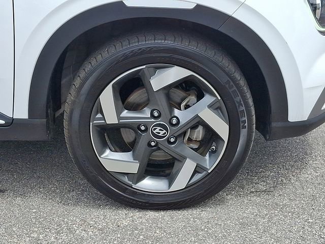 Used 2024 Hyundai Venue Limited FWD image 10
