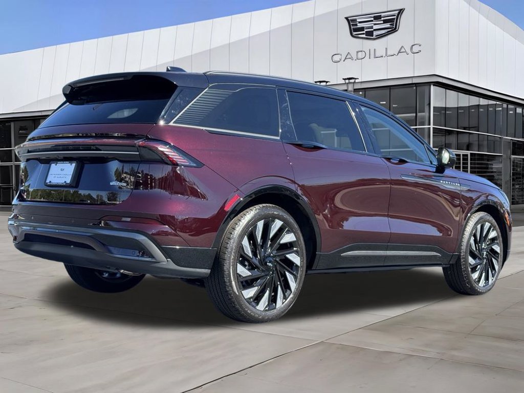 Used 2025 Lincoln Nautilus Reserve w/ Jet Appearance Package AWD/4WD image 8
