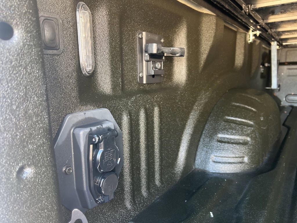 Used 2022 Ford F450 Limited w/ FX4 Off-Road Package image 41