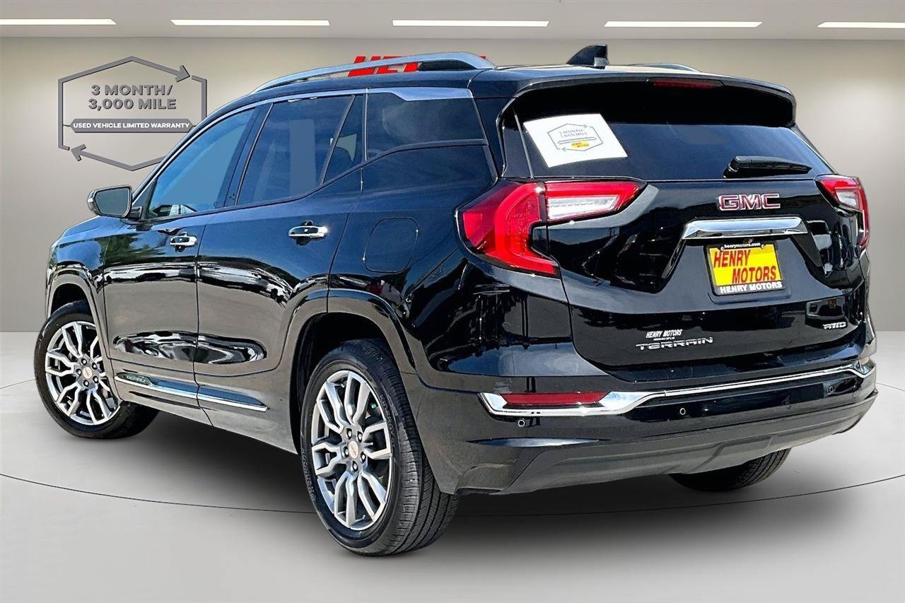 Used 2022 GMC Terrain Denali w/ Denali Premium Package AWD/4WD image 4