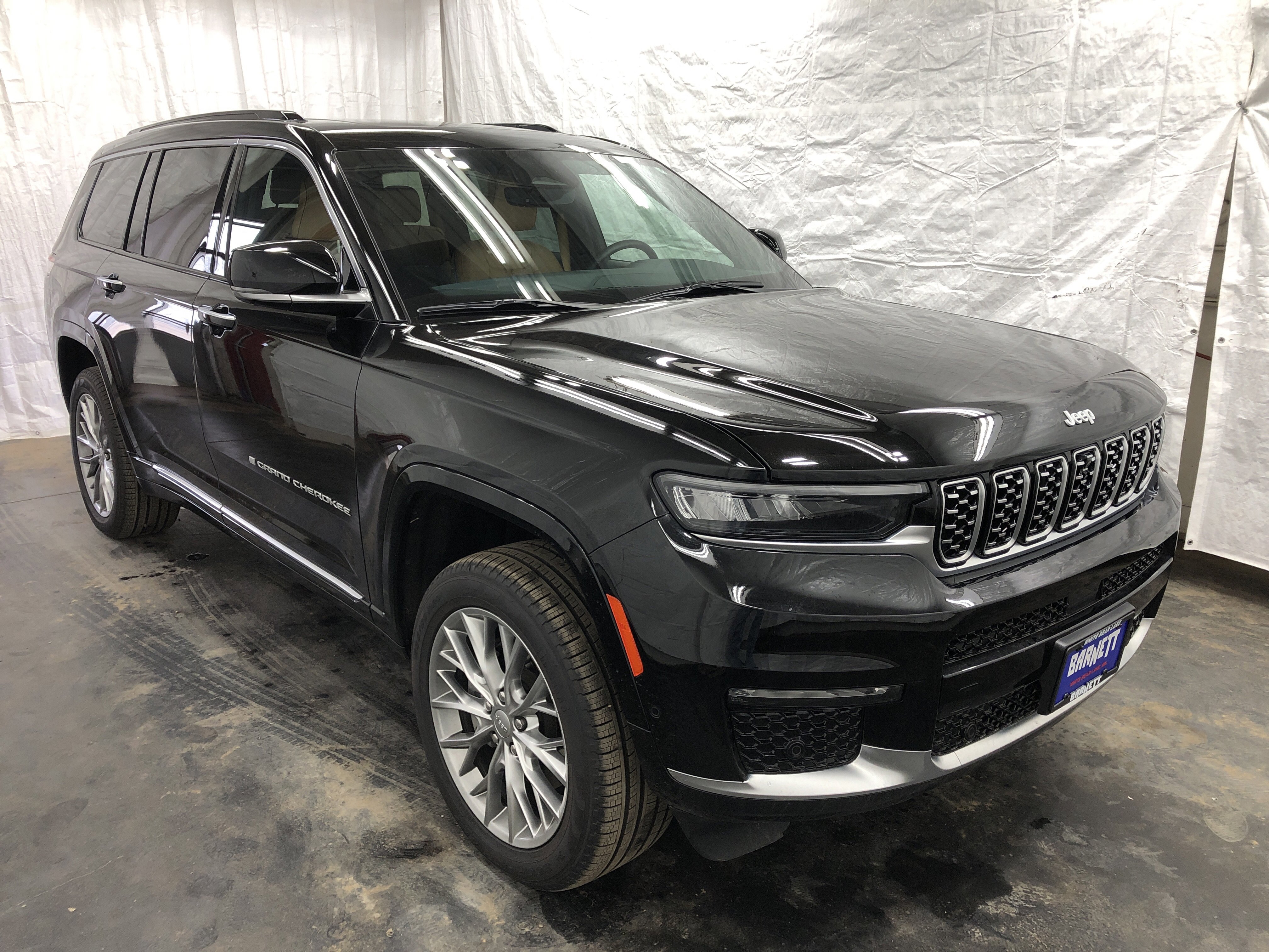 Used 2025 Jeep Grand Cherokee L Summit image 4