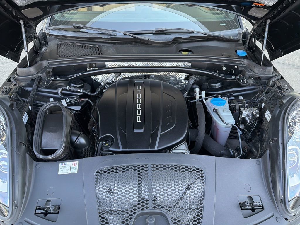 Used 2018 Porsche Macan Sport Edition image 20