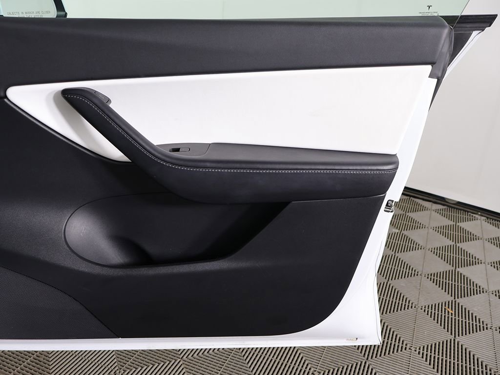 Used 2022 Tesla Model Y Long Range AWD/4WD image 24