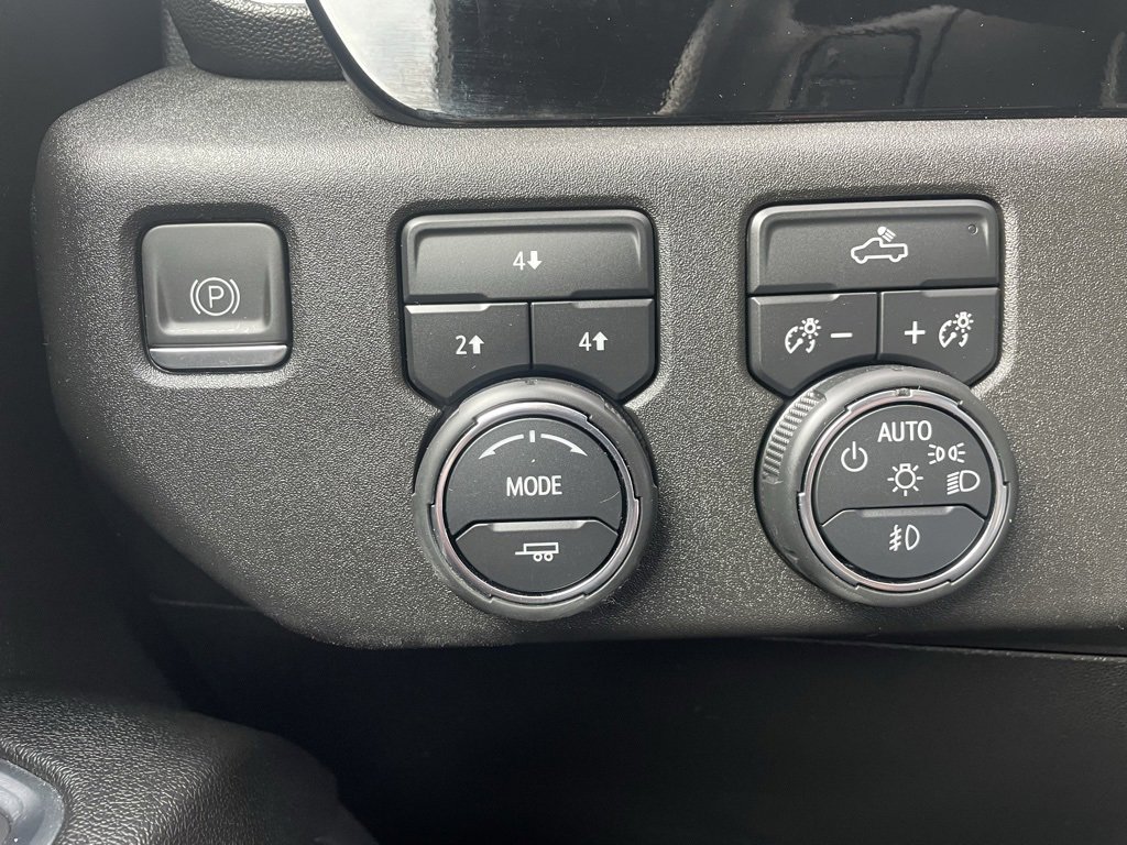 Used 2024 Chevrolet Silverado 2500 LT w/ Convenience Package image 24