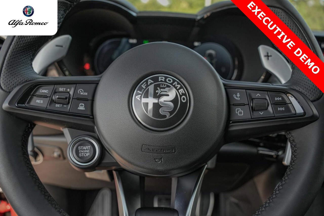 New 2025 Alfa Romeo Tonale w/ Premium Package image 12